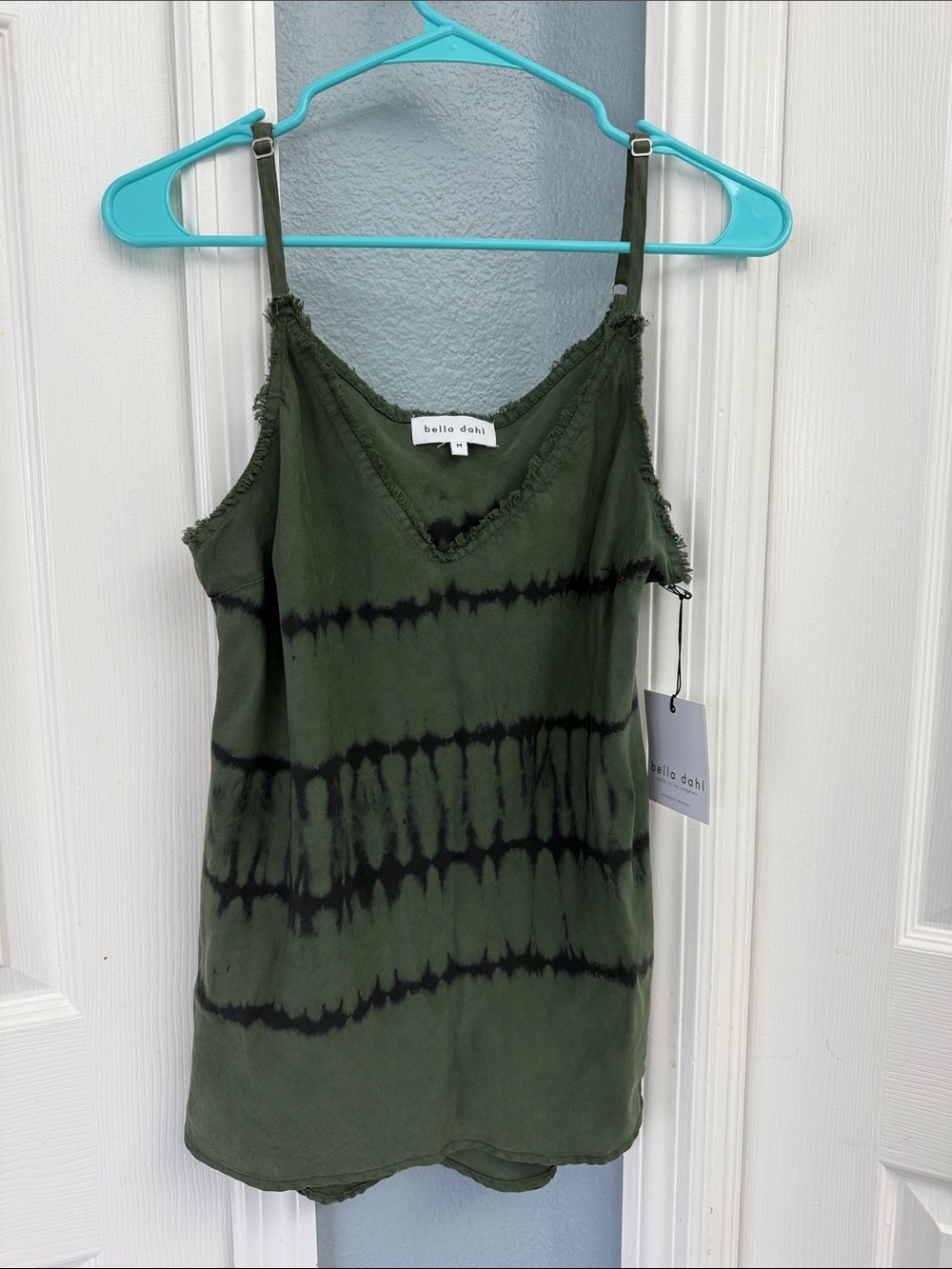 NWT Bella Dahl Olive & Black Tie-Dye V-Neck Cami with Adjustable Straps size M